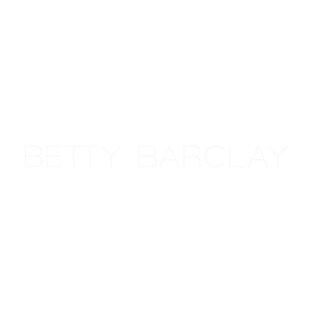 07 Betty Barclay Weiß